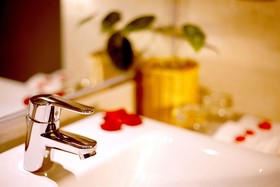 Yuzhou Camleon Hotel