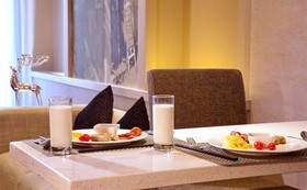 Yuzhou Camleon Hotel