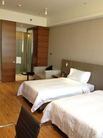 Yuzhou Camleon Hotel