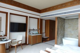 Angsana Zhuhai Phoenix Bay Hotel