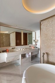Angsana Zhuhai Phoenix Bay Hotel