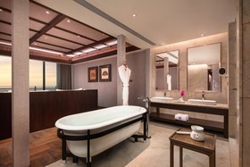Angsana Zhuhai Phoenix Bay Hotel