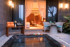 Angsana Zhuhai Phoenix Bay Hotel