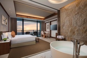 Angsana Zhuhai Phoenix Bay Hotel