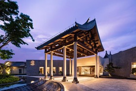 Angsana Zhuhai Phoenix Bay Hotel