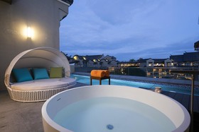Angsana Zhuhai Phoenix Bay Hotel