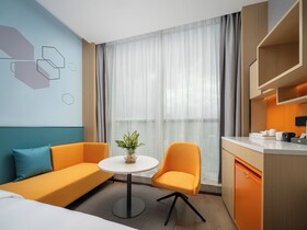 Days Inn by Wyndham Zhuhai Gongbei Port