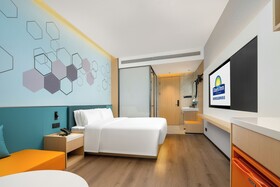Days Inn by Wyndham Zhuhai Gongbei Port