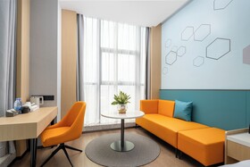 Days Inn by Wyndham Zhuhai Gongbei Port