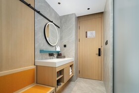 Days Inn by Wyndham Zhuhai Gongbei Port