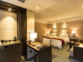 Experience Art Hotel