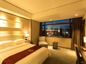 Experience Art Hotel