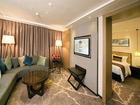 Phoenix Valley Holiday Hotel