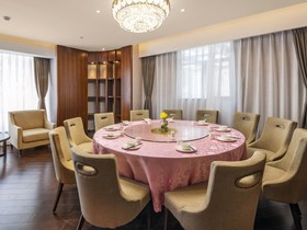 Phoenix Valley Holiday Hotel