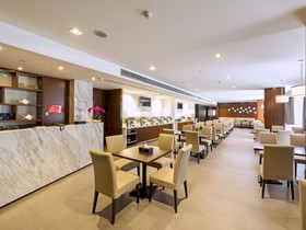 Phoenix Valley Holiday Hotel