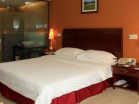 Paradise Hotel