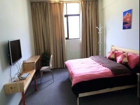 Due West Int'l Youth Hostel
