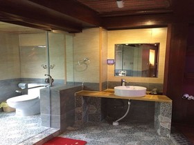 Ruo Chujian Youth Hostel