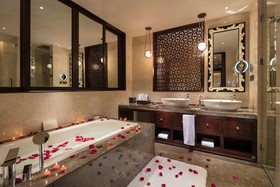 Hilton Linzhi Resort