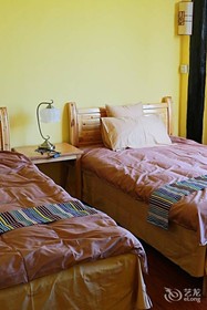 Shangri-la Maji Sunflower Inn