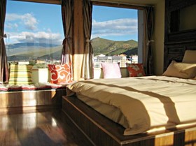 Shangri-la Maji Sunflower Inn