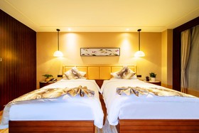 Shangri-La Moonlight International Hotel