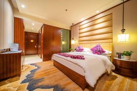 Shangri-La Moonlight International Hotel