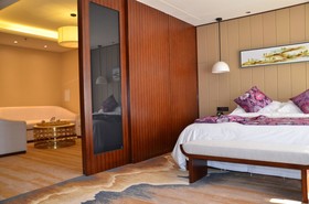 Shangri-La Moonlight International Hotel