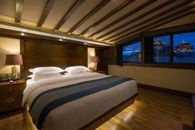 Shangri-La Wonderland Boutique Hotel