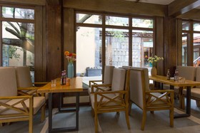 Shangri-La Wonderland Boutique Hotel