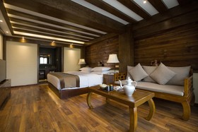 Shangri-La Wonderland Boutique Hotel