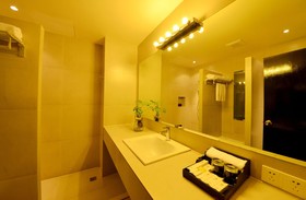 Kunlun Inn Shangri-La
