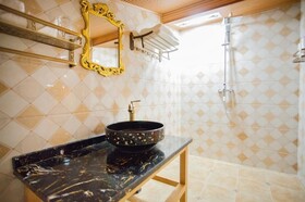 Shangri-La Gu Yue Boutique Guesthouse