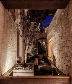 Shangri-la Karesansui Hotel