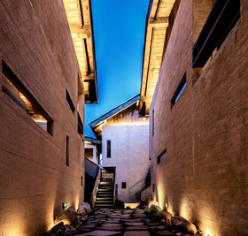 Shangri-la Karesansui Hotel