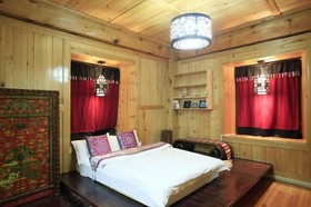 Shangri-la Zhengyi Homestay