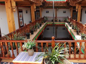 Yunnan Shangrila Tibetan Family Inn