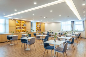 Holiday Inn Express Urumqi Station