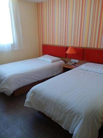 Home Inn Urumqi Pedestrian Street