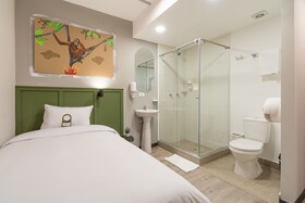 Bon 17 Hotel