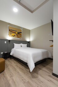Bon 17 Hotel