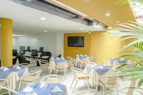 Hotel Regency Suites La Feria