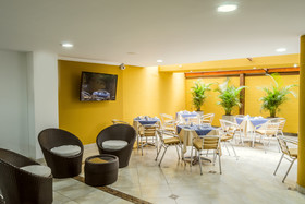Hotel Regency Suites La Feria