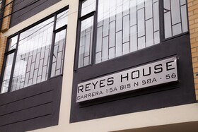 Reyes House