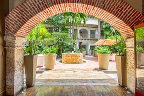 GHL Hotel Armería Real