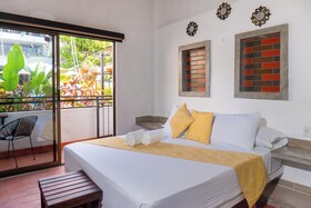 Honda Colonial Magdalena Resort