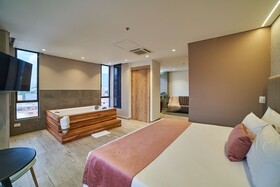 Eutopiq Hotel