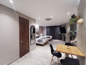 Eutopiq Hotel