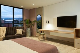 Eutopiq Hotel