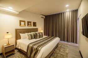 First Class Hotel